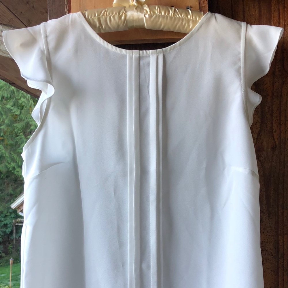 White semi puffed sleeve blouse